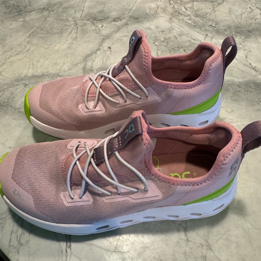 Kid’s On Cloud Sneakers- worn once.